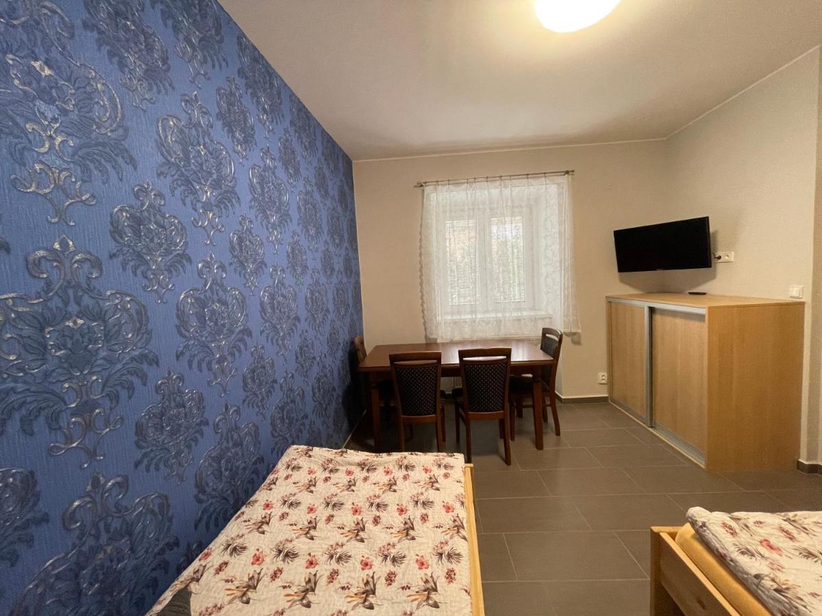Cetnicka Stanice Hluboka Hluboká nad Vltavou Exterior foto