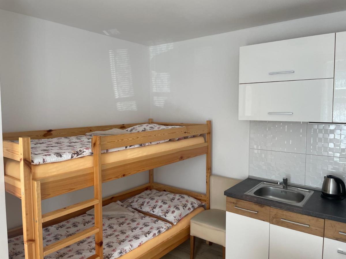 Cetnicka Stanice Hluboka Hluboká nad Vltavou Exterior foto